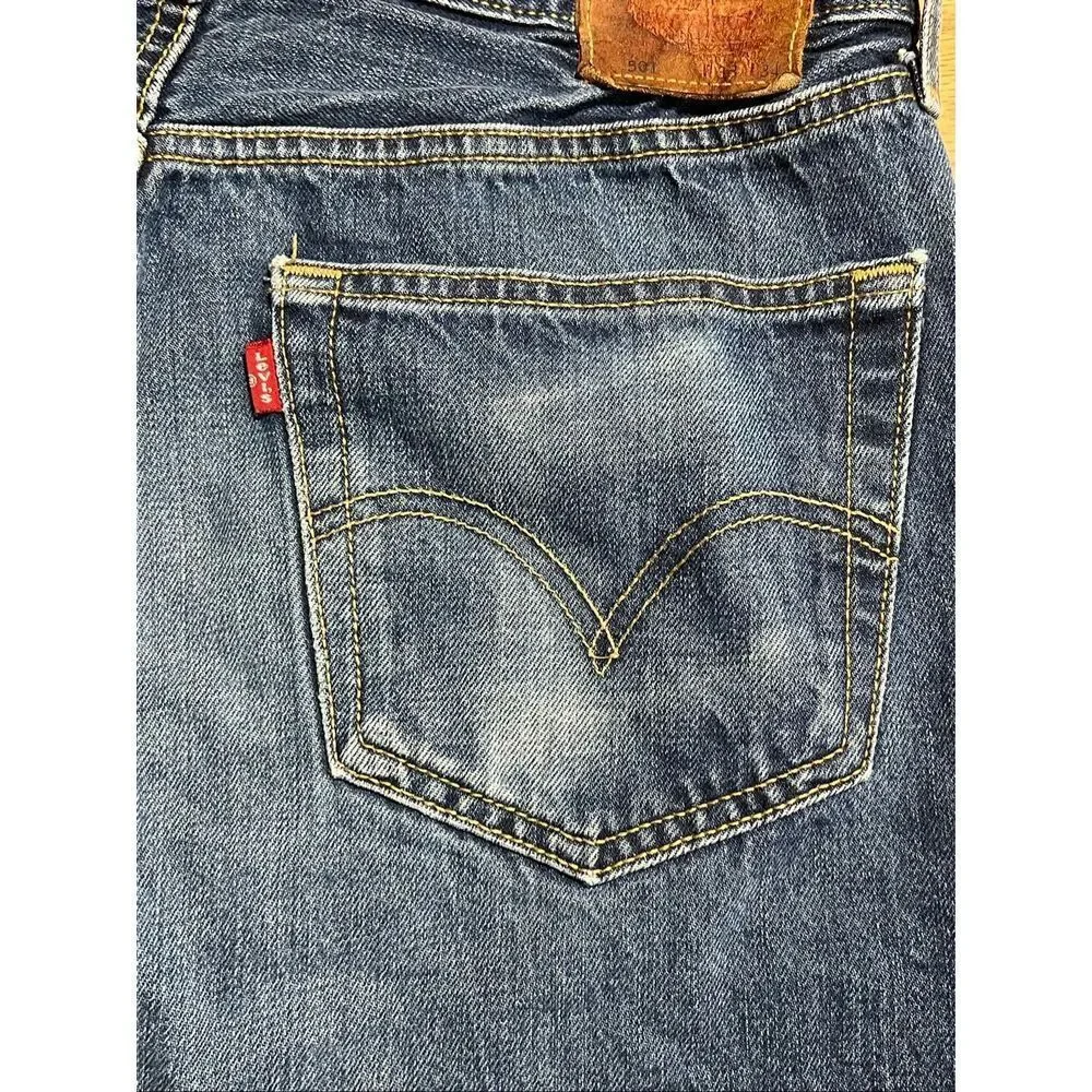 Vintage Levi’s Men’s 501 LVC Selvedge Jeans 33x34
